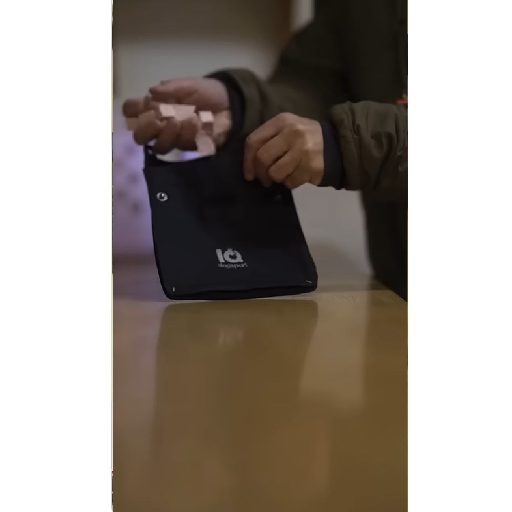 Load video: IQ Modulare Futtertasche: Futterbeutel passt an alle IQ Dogsport Produkte, hier Hoodie