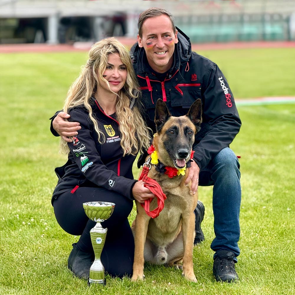 2x IGP Weltmeister Dr. Florian Knabl und Team Weltmeister 2025 Patricia Knabl mit Malinois Cafka 